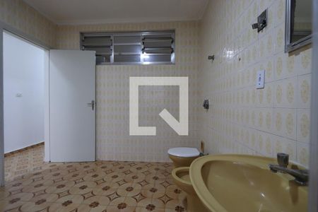 Banheiro de apartamento para alugar com 1 quarto, 80m² em Jardim Guairaca, São Paulo