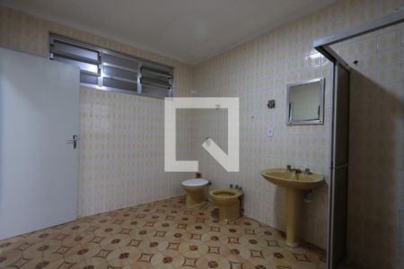 Banheiro de apartamento para alugar com 1 quarto, 80m² em Jardim Guairaca, São Paulo