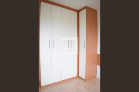 Quarto 1 de apartamento para alugar com 2 quartos, 48m² em Campo Comprido, Curitiba