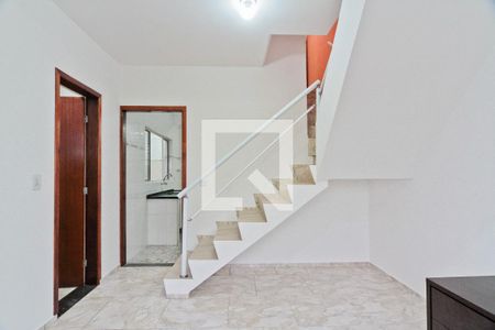 Sala de casa para alugar com 3 quartos, 180m² em Vila Ramos, São Paulo