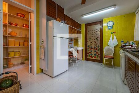 Apartamento à venda com 330m², 3 quartos e 5 vagasCozinha 