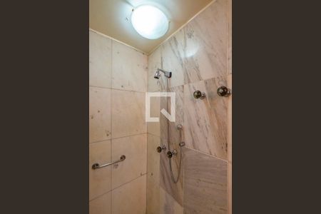 Apartamento à venda com 330m², 3 quartos e 5 vagasSuíte - Banheiro