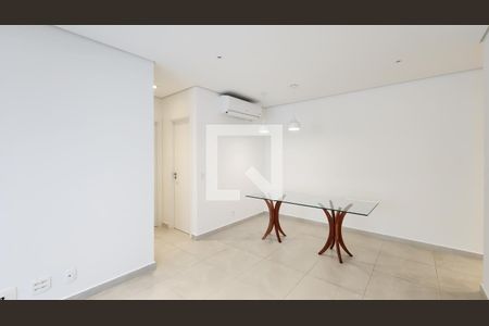 Sala de casa de condomínio para alugar com 2 quartos, 85m² em Melville Empresarial I E Ii, Barueri