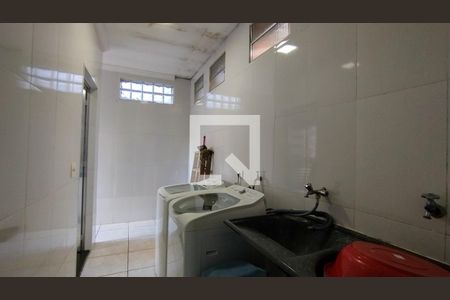 Casa à venda com 240m², 2 quartos e 3 vagasÁrea de Serviço
