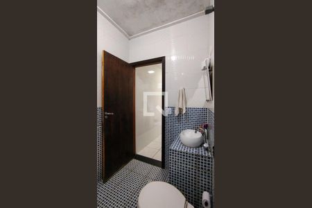 Casa à venda com 240m², 2 quartos e 3 vagasBanheiro Social