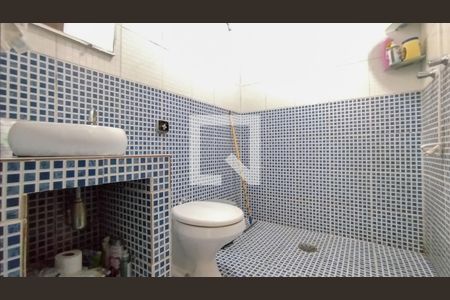 Casa à venda com 240m², 2 quartos e 3 vagasBanheiro Social