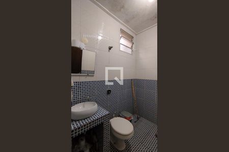 Casa à venda com 240m², 2 quartos e 3 vagasBanheiro Social