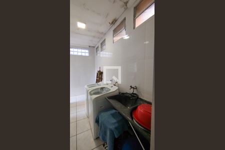 Casa à venda com 240m², 2 quartos e 3 vagasÁrea de Serviço