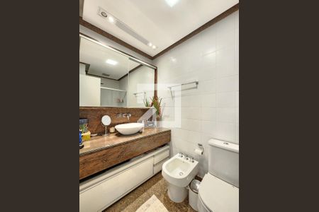 Banheiro da Suíte de apartamento à venda com 4 quartos, 238m² em Coração de Jesus, Belo Horizonte