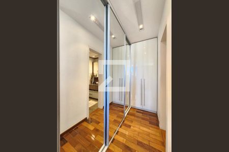 Apartamento à venda com 238m², 4 quartos e 4 vagasCloset da suíte