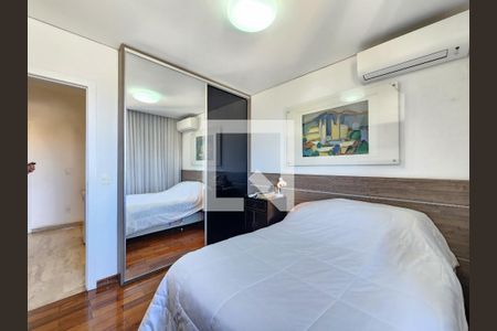 Apartamento à venda com 238m², 4 quartos e 4 vagasQuarto 3