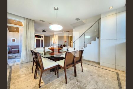 Apartamento à venda com 238m², 4 quartos e 4 vagasSala