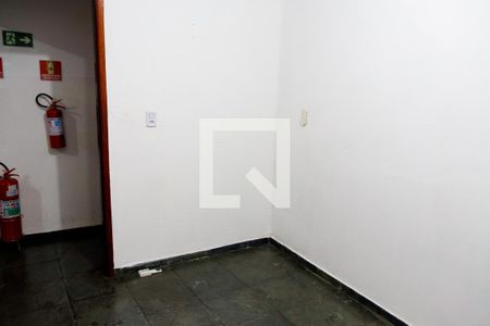 Sala 1 de casa para alugar com 2 quartos, 15m² em Veloso, Osasco