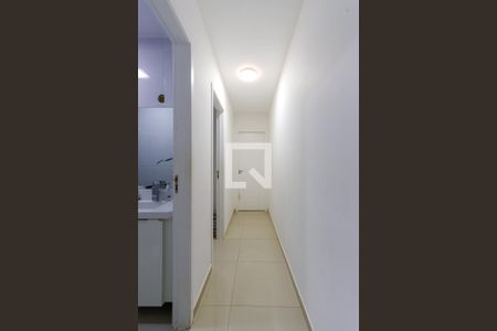 Corredor Quartos de apartamento à venda com 2 quartos, 49m² em Vila Nivi, São Paulo
