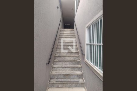 Apartamento para alugar com 49m², 2 quartos e sem vaga Apartamento para alugar com 49m², 2 quartos e sem vagaEscada Entrada