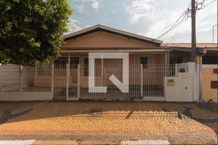 Casa à venda com 120m², 3 quartos e 1 vaga Casa à venda com 120m², 3 quartos e 1 vagaFachada
