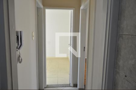Apartamento à venda com 77m², 2 quartos e sem vagaCorredor