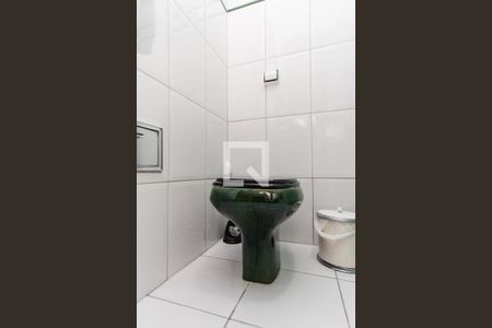 Casa à venda com 230m², 3 quartos e 2 vagasBanheiro 1  