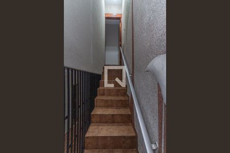 Casa à venda com 230m², 3 quartos e 2 vagasEscada 