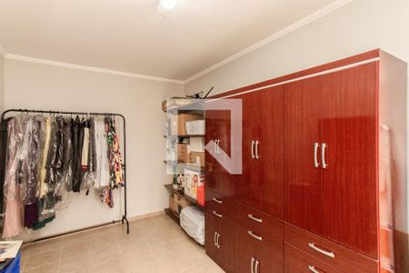 Casa à venda com 230m², 3 quartos e 2 vagasQuarto 2  