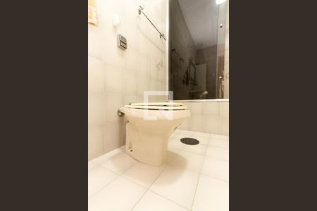 Casa à venda com 230m², 3 quartos e 2 vagasBanheiro 2  