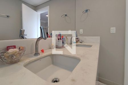 Banheiro Suíte de casa de condomínio para alugar com 4 quartos, 234m² em Swiss Park, Campinas