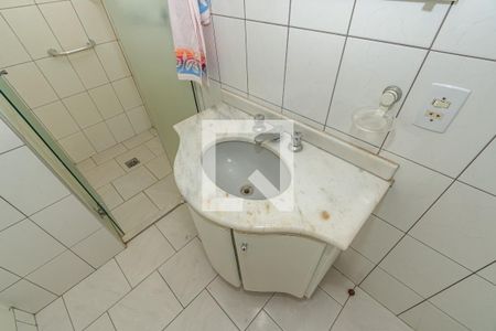 Detalhe Banheiro Corredor de apartamento para alugar com 3 quartos, 116m² em Centro, Campinas