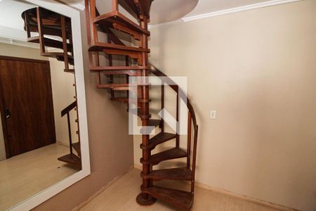 Escada de apartamento para alugar com 2 quartos, 115m² em Cristal, Porto Alegre