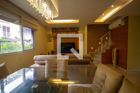 Casa de condomínio à venda com 201m², 3 quartos e 2 vagasSala