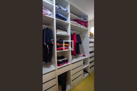Casa de condomínio à venda com 201m², 3 quartos e 2 vagasCloset da Suíte 2