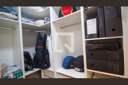 Casa de condomínio à venda com 201m², 3 quartos e 2 vagasCloset da Suíte 1