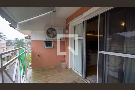 Casa de condomínio à venda com 201m², 3 quartos e 2 vagasSacada da Suíte 3