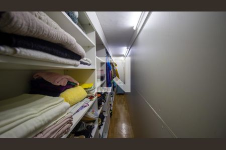 Casa de condomínio à venda com 201m², 3 quartos e 2 vagasCloset da Suíte 3