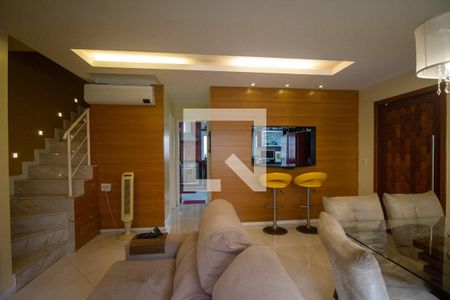 Sala de casa de condomínio à venda com 3 quartos, 201m² em Recreio dos Bandeirantes, Rio de Janeiro
