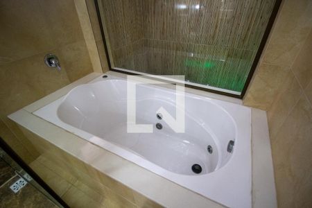 Casa de condomínio à venda com 201m², 3 quartos e 2 vagasBanheiro da Suíte 3