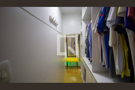 Casa de condomínio à venda com 201m², 3 quartos e 2 vagasCloset da Suíte 3