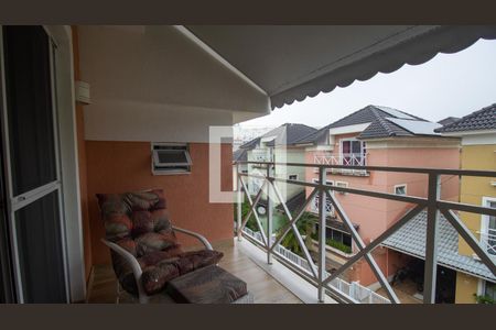 Casa de condomínio à venda com 201m², 3 quartos e 2 vagasSacada da Suíte 3