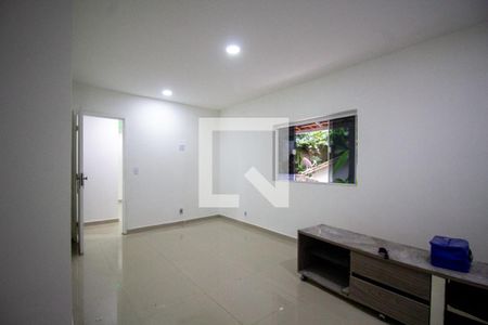 Quarto 1 de casa para alugar com 2 quartos, 185m² em Vargem Grande, Rio de Janeiro