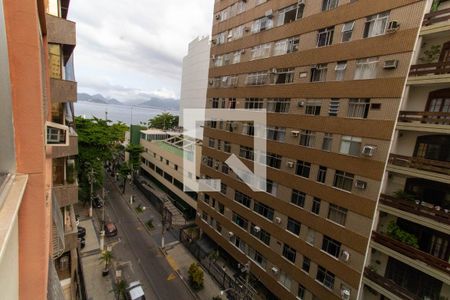 Sala vista de apartamento para alugar com 1 quarto, 38m² em Icaraí, Niterói