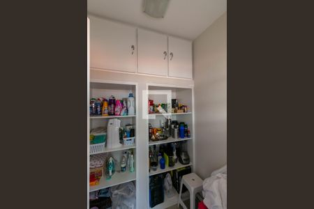 Apartamento para alugar com 240m², 4 quartos e 1 vaga Apartamento para alugar com 240m², 4 quartos e 1 vagaDespensa