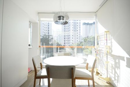 Apartamento para alugar com 65m², 2 quartos e 1 vagaVaranda Sala