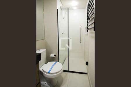 Banheiro de kitnet/studio à venda com 1 quarto, 27m² em Vila Nova Conceição, São Paulo