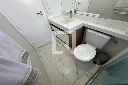 Apartamento para alugar com 70m², 2 quartos e 1 vaga Apartamento para alugar com 70m², 2 quartos e 1 vagaBanheiro da Suíte