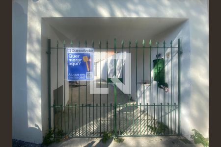 Casa à venda com 250m², 2 quartos e 6 vagasFachada