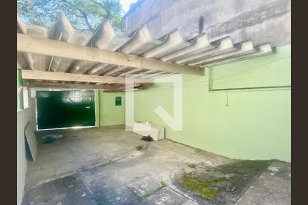 Casa à venda com 250m², 2 quartos e 6 vagasQuintal