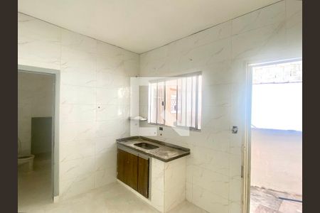Casa à venda com 250m², 2 quartos e 6 vagasCozinha 2