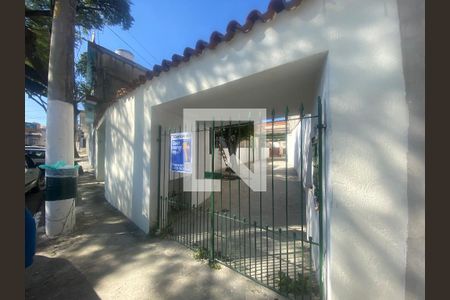 Casa à venda com 250m², 2 quartos e 6 vagasFachada
