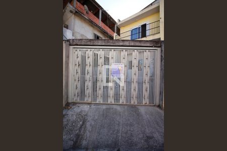Casa para alugar com 210m², 2 quartos e 1 vaga Casa para alugar com 210m², 2 quartos e 1 vagaFachada