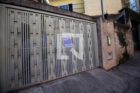 Casa para alugar com 210m², 2 quartos e 1 vaga Casa para alugar com 210m², 2 quartos e 1 vagaFachada