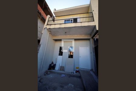 Casa para alugar com 210m², 2 quartos e 1 vaga Casa para alugar com 210m², 2 quartos e 1 vagaFachada